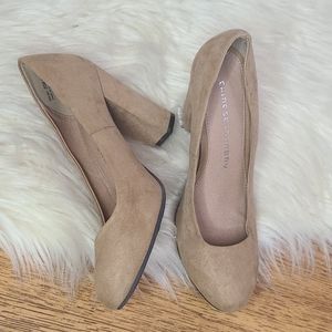 Chinese Laundry faux suede pumps size 8 creamy tan
